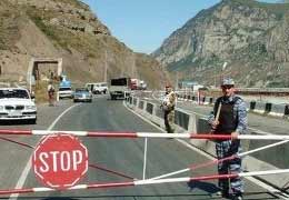Ռազմավիրական ճանապարհին կուտակվել են Վրաստանի և Հայաստանի հարյուրավոր մեքենաներ   