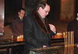 Russian diplomats pay tribute to Avetisyans Family