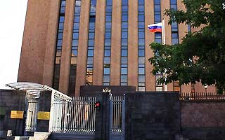 Эдвард Налбандян оставил запись в книге соболезнований, открытой в Посольстве России в связи с трагедией в Кемерово