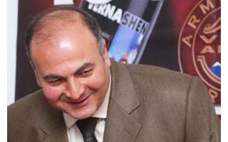 Виктор Даллакян от имени партии <Третья Республика> требует создания следственных парламентских комиссий