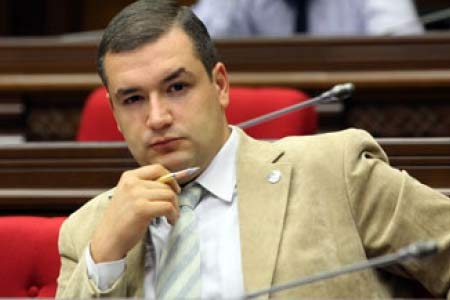 Тигран Уриханян поддержит исключительно кандидатуру Гагика Царукяна на посту премьера