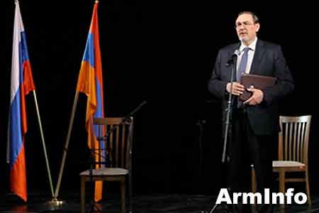 The participants of the meeting dedicated to 25th anniversary of Russian-Armenian diplomatic relation honored memory of Petersburg underground blast victims minute of silence.
