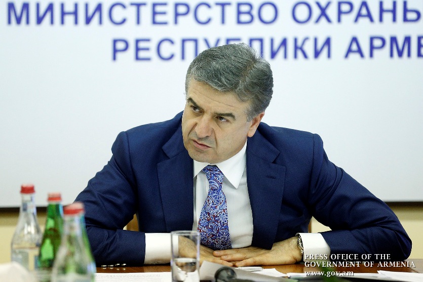 Карен Карапетян в Минохраны природы: Вы уничтожаете леса