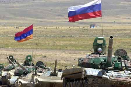 Жаркие дебаты в армянском парламенте вокруг создания Объединенной группировки армяно-российских войск: Блок <Елк> считает документ унизительным и <вассальским>