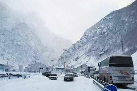 «Վերին Լարս» անցակետը կրկին փակվել է բոլոր տեսակի փոխադրամիջոցների համար
