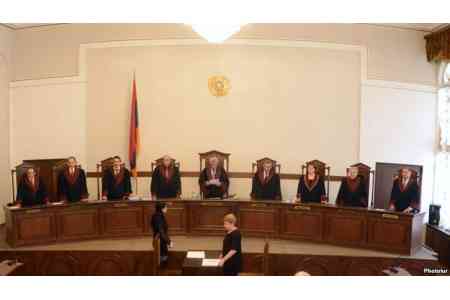 Судья Конституционного суда Ваге Григорян подал прошение об отставке