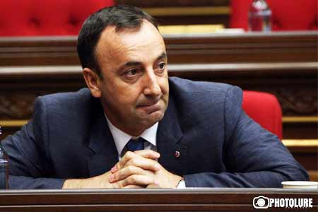 Решение КС Армении чревато подрывом конституционного порядка: Особое мнение Грайра Tовмасяна