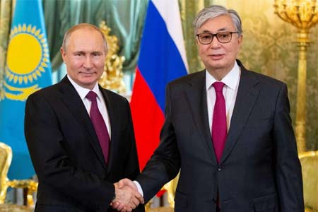 Касым-Жомарт Токаев поздравил Владимира Путина с днем рождения 