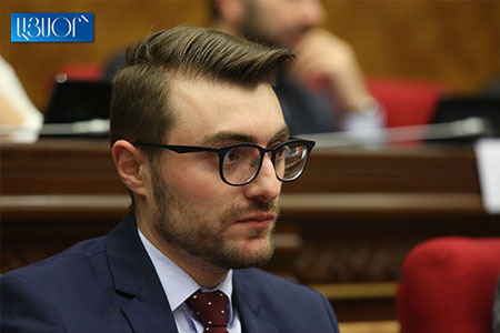 Губернатор Лорийской области принял решение отказаться от мандата депутата Национального Собрания РА