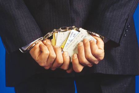 Банда мошенников наживалась на использовании чужих паспортных данных