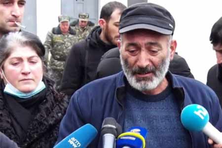 Родные пропавших без вести резервистов из Армавира вновь собрались у Эчмиадзинского военкомата
