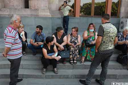Родители военнопленных из Ширака провели акцию протеста у Генконсульства России в Гюмри