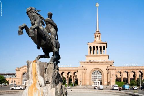 ЮКЖД объявила конкурс на павильоны по реализации национальной сувенирной продукции