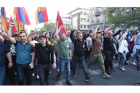 Акции неповиновения продолжаются: Активисты РПА массово блокируют улицы Еревана