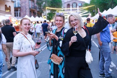 В этом году число посетителей фестиваля ©Yerevan Wine Days достигло 60 тысяч