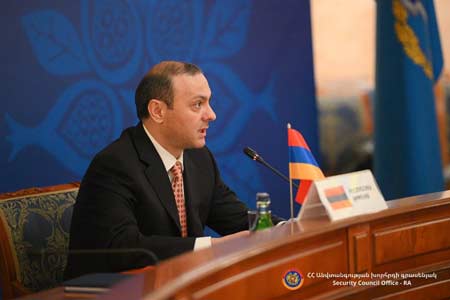 Секретарь Совбеза Армении: Процесс делимитации армяно­азербайджанской границы не застопорился