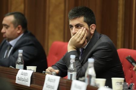 Իշխող «Քաղաքացիական պայմանագիր» խմբակցությունը Սարգիս Խանդանյանի թեկնածությունը առաջադրել է Ազգային ժողովի արտաքին հարաբերությունների հանձնաժողովի ղեկավարի պաշտոնում