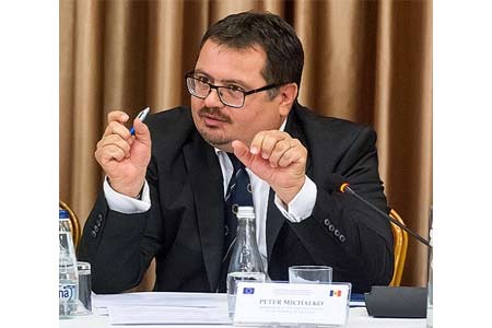 Европейский дипломат отреагировал на нападки Азербайджана на EUMA