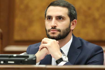 Вице-спикер парламента Армении считает, что Пашинян в действительности переизбрался на четвертый срок