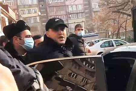Ведущий подкаста <Имнемними> Нарек Самсонян отправлен под домашний арест