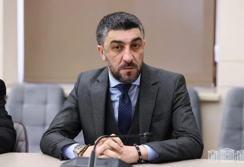 Отсчет времени сложения Виленом Габриеляном своего депутатского мандата начался