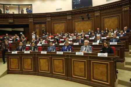 В парламенте Армении вновь ситуация обострилась