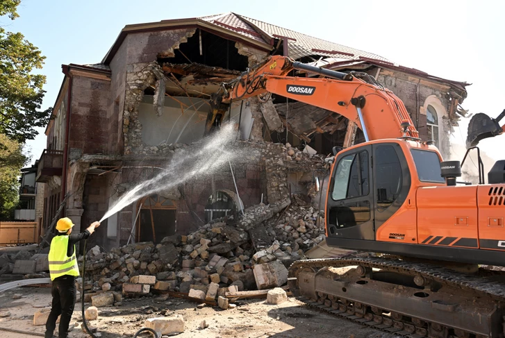 Unique fresco destroyed during demolition of NKR foreign ministry building