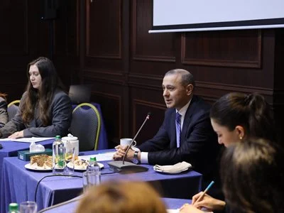Armen Grigoryan meets Armenian and Azerbaijani civil society  representatives  