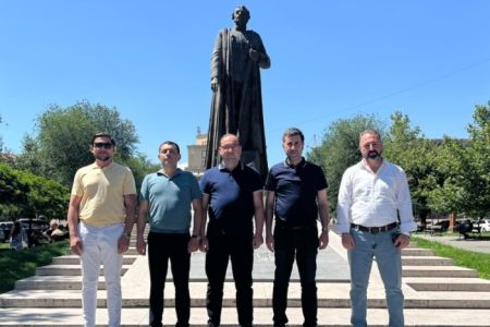 Инициатива пяти правозащитников осудила использование видео с угрозами в адрес Пашиняна против арцахцев