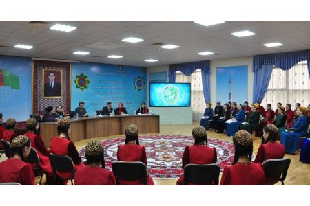 Состоялся интерактивный диалог на тему «Роль женщин-дипломатов в обществе и достигнутые ими успехи»