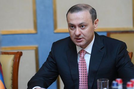 Секретарь Совбеза Армении встретился с главой новой гражданской миссии ЕС