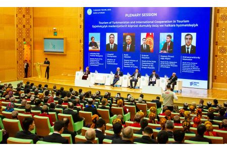Туркменистан расширяет горизонты туризма — от древних памятников до круизов по Каспию