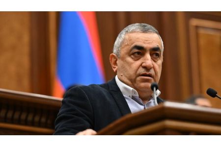 Արմեն Ռուստամյան. եթե Ռուսաստանի հետ հարաբերությունները չեն վատացել, ապա ինչու՞ ՌԴ նախագահը տեսախցիկի առջեւ հայտարարեց Հայաստանի համար ՌԴ-ի հետ հարաբերությունների վատթարացման հետևանքների մասին