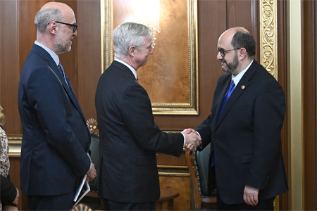 PM`s Chief of Staff receives IFES President Anthony Banbury