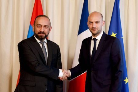 Հայաստանի և Ֆրանսիայի ԱԳ նախարարները քննարկել են հայ-ֆրանսիական ռազմավարական գործընկերության զարգացմանն ուղղված քայլերը
