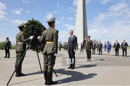 President of Latvia pays tribute to memory of Armenian Genocide victims