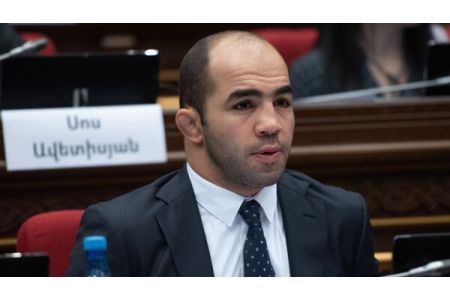 Арсен Джулфалакян призвал граждан Армении не становиться соучастниками исторических преступлений, пойти на выборы и отвергнуть власть Пашиняна