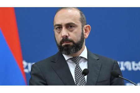 Միրզոնյանը գնահատեց Հայաստան-ԵՄ առաջին գագաթնաժողովի արդյունքները և գնահատական տվեց ԵԱՏՄ-ին անդամակցության հարցին