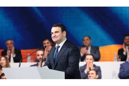 "Strong Armenia"  to propose law restricting Azerbaijani citizens   from property ownership and short-term stays