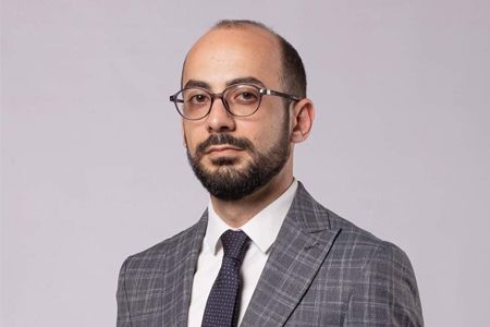 Соратник Пашиняна: Принятие новой Конституции Армении останется в нашей повестке