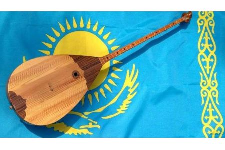 Домбра — голос великой степи, объединяющий поколения в Казахстане 