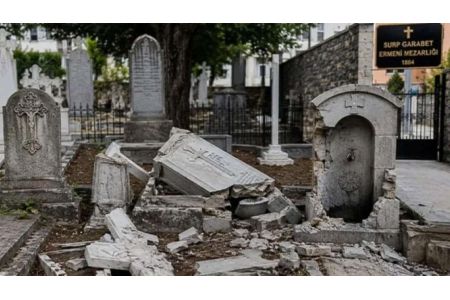 В Стамбуле арестовали гражданина, совершившего акт вандализма на армянском кладбище Сурб Карапет