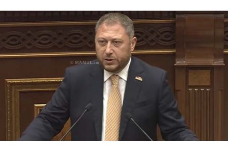 Ազգային ժողովն այս պահին քննարկում է «Ուժեղ Հայաստան» կուսակցության կողմից առաջադրված Հայկ Ֆարմանյանի թեկնածությունը Ֆինանսական, վարկային և բյուջետային հարցերի հանձնաժողովի ղեկավարի պաշտոնում