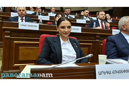 ԱԺ ընդդիմադիր "Ուժեղ Հայաստան" խմբակցության պատգամավորն արցախցիներին գնահատում է որպես հաղթող ժողովուրդ, ոչ թե՝ որպես ծնկի եկած ժողովուրդ