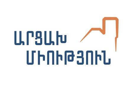 The head of the Artsakh Union handed over more than 1,000 letters addressed to Armenian prisoners of war to the Armenian government