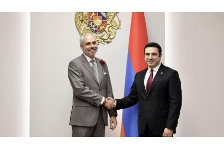 Հայաստանի ԱԽ քարտուղարն ընդունել է Չեխիայի դեսպանին