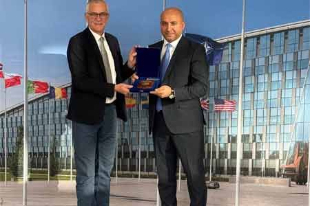 ՀՀ պաշտպանության նախարարության գլխավոր քարտուղարը ՆԱՏՕ-ի ներկայացուցչի հետ քննարկել է պաշտպանության ոլորտում բարեվարքության ամրապնդումը