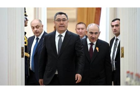 Երևանում կայացել են Նիկոլ Փաշինյանի և Սադիր Ժապարովի բանակցությունները