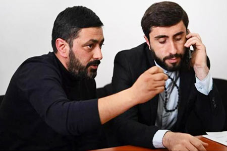 Հայաստանի դատարանը դադարեցրել է հոգևորականությունից զրկված Ստեփան Ասատրյանի և Արամայիս Թահմազյանի գործով վարույթը։